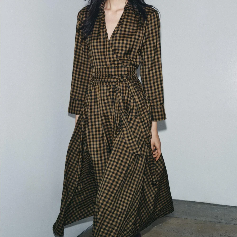 Elegant Checkered Wrap Dress - Picture 1 of 1